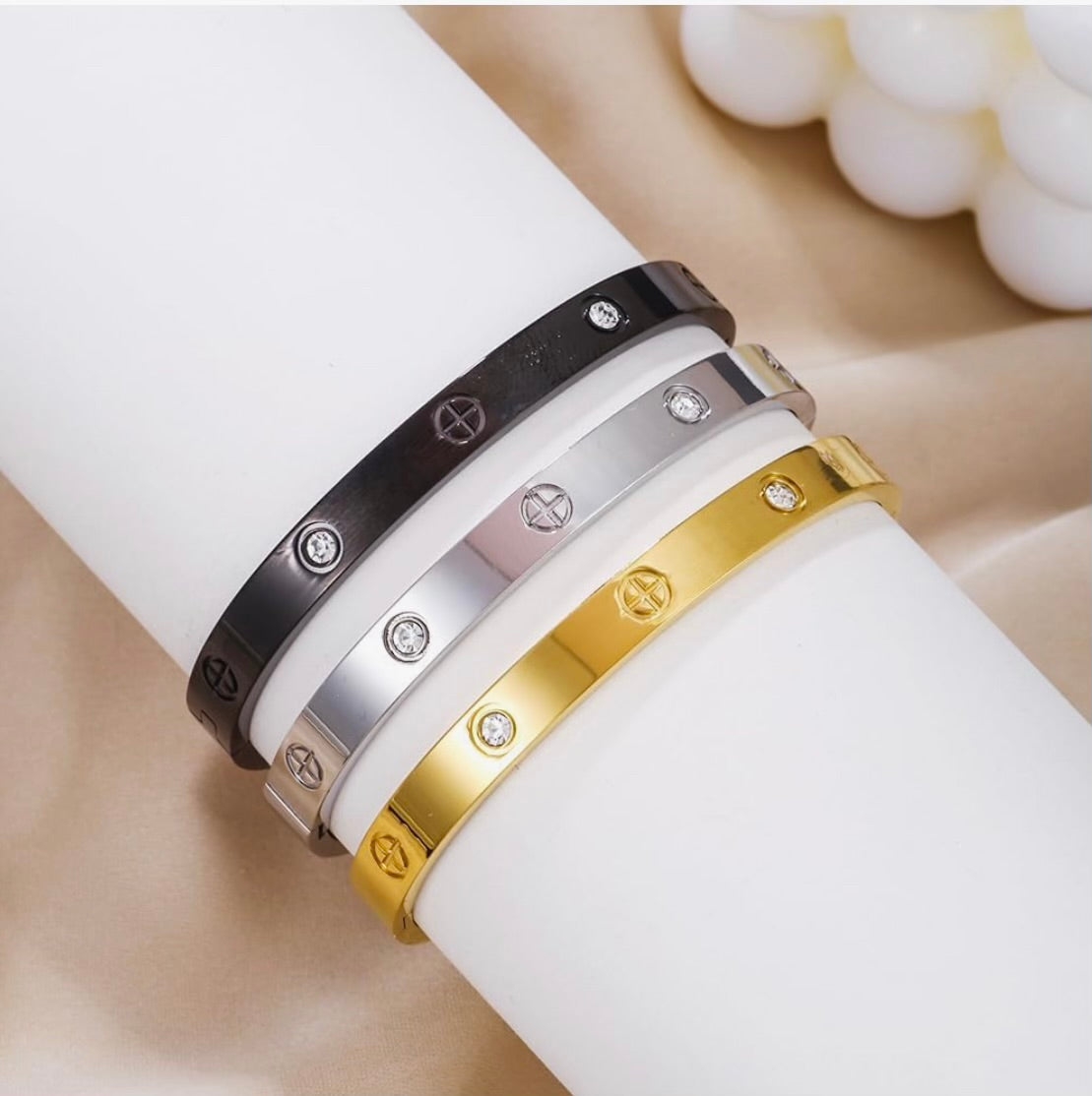 Kandii~ ier: with Cubic Zirconia Stones